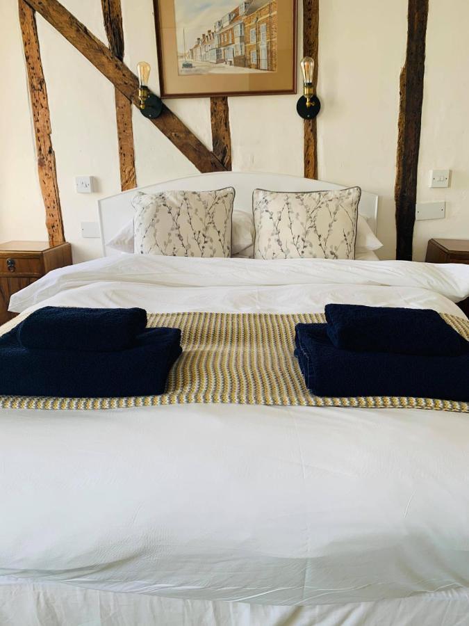 Ye Olde White Harte Hotel Burnham-on-Crouch Стая снимка