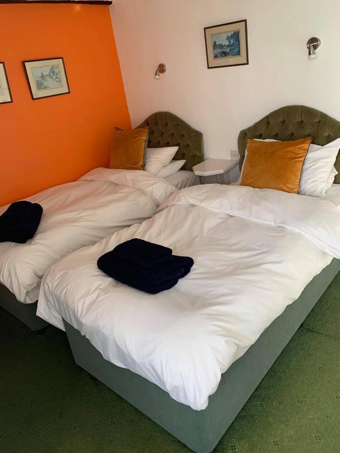Ye Olde White Harte Hotel Burnham-on-Crouch Стая снимка