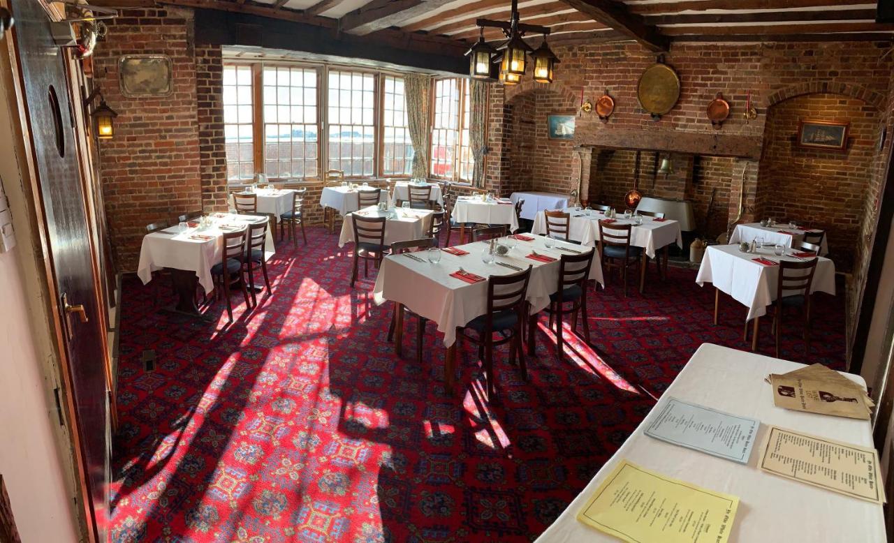 Ye Olde White Harte Hotel Burnham-on-Crouch Екстериор снимка